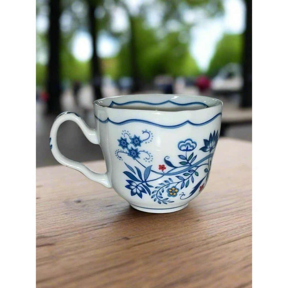 1984 Avon Tradition Cup and Saucer Collection The Netherlands Circa 1650